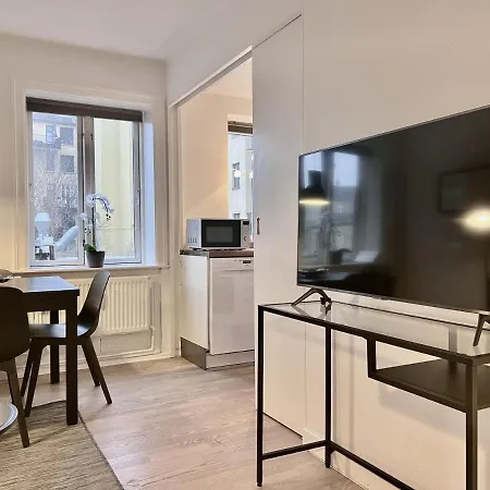 Two Bedroom In Copenhagen, Amagerbrogade 93, Lägenhet *