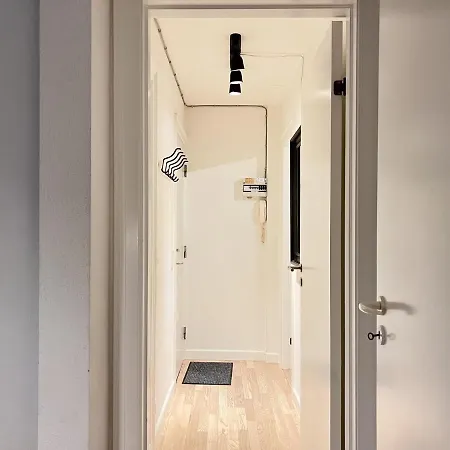 Two Bedroom In Copenhagen, Amagerbrogade 93, Lägenhet